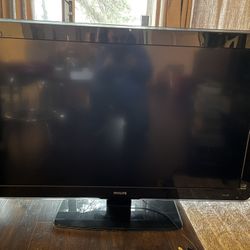 *PICKUP ONLY* Philips 52 Inch HD TV