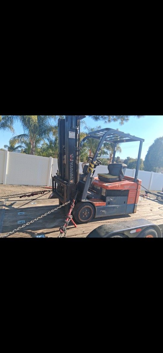 Toyota Electric Forklift