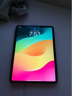 Apple iPad Pro 11” M1 (3rd Gen) 128GB Wi-Fi + Cellular w/ Apple Magic Keyboard