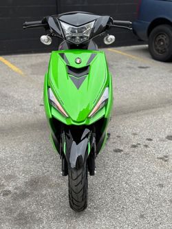 GREEN 200CC AMIGO GAS SCOOTER