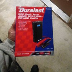 Duralast 800 peak amp 2024 jump starter power pack