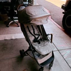 NUNA TRVL STROLLER.