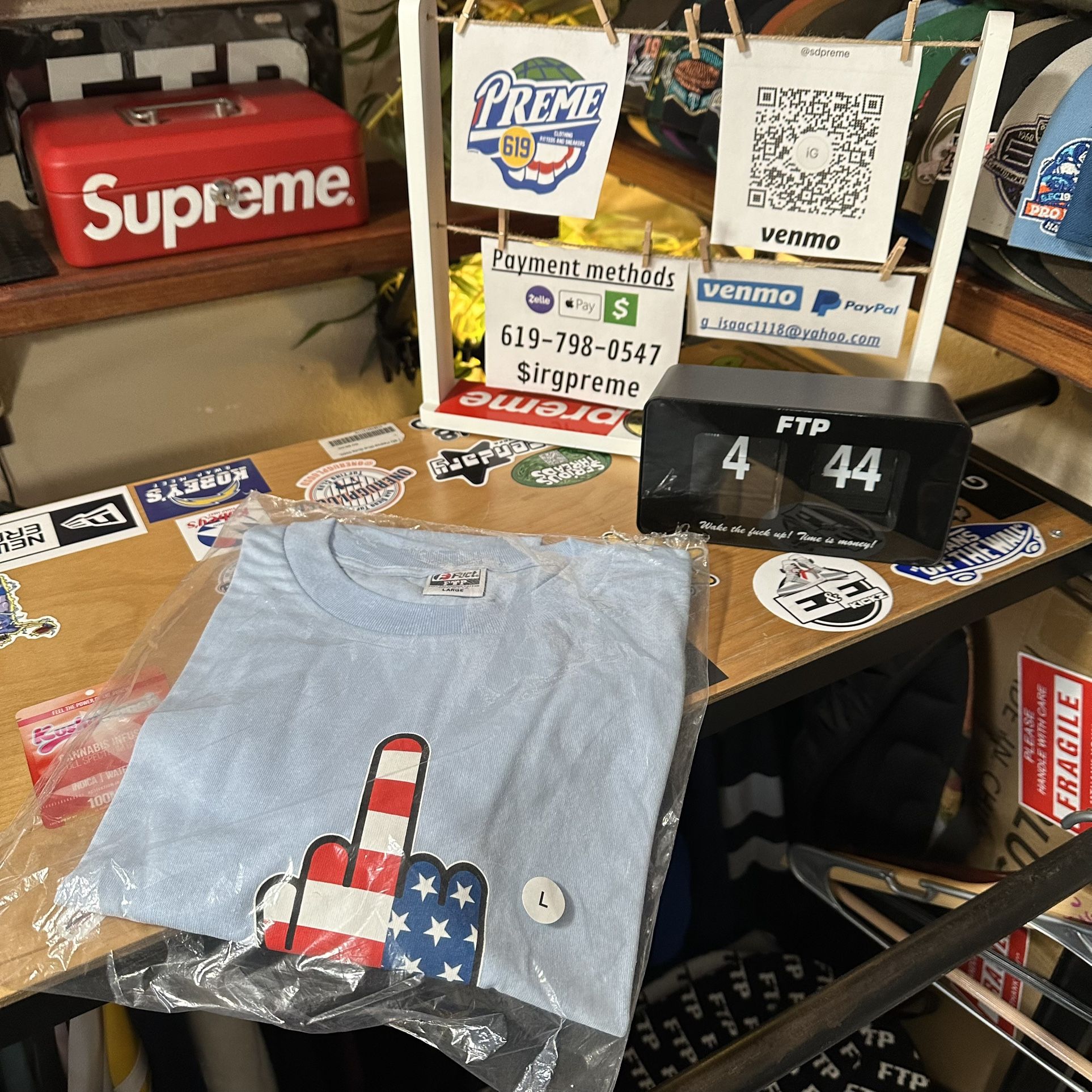 Ftp Fuct middle finger US flag tee(sky blue) L