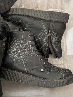 Spiderweb Boots