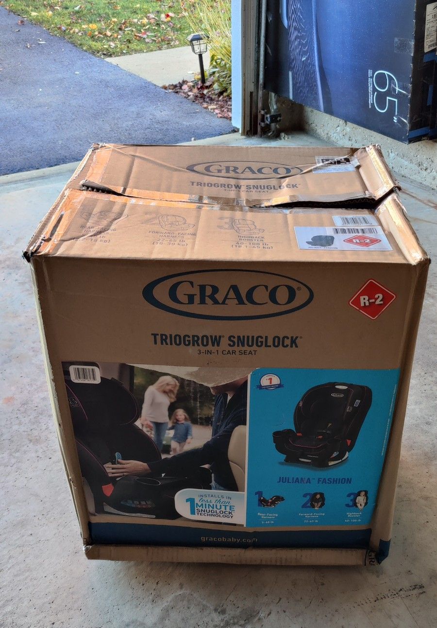 Graco TrioGrow SnugLock 3-in-1 car seat