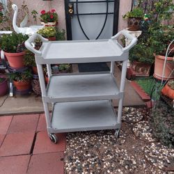 RUBBERMAID COMERCIAL PLASTIC CART.