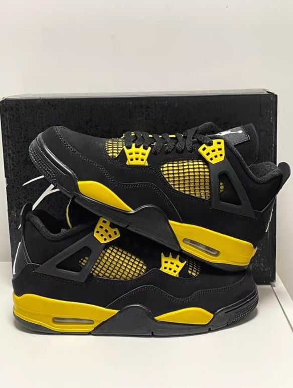 Jordan 4 Retro Thunder Basketball Shoes