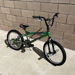 20 INCH BMX STYLE KIDS BIKE GOOD CONDITION RIDE READY