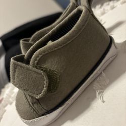 SHOES (LOOK AT DESCRIPTION) 