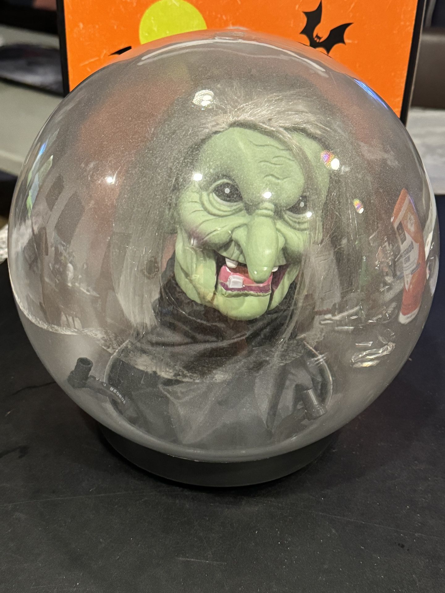 Gemmy 9” Animated Witch Spirit Ball Light Up Talking Head Halloween Prop Decor boxed. No stand, works perfect. Requires 3 AAA batteries not included!