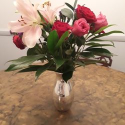Valentine Special – White Glass Vase With Chrome Exterior
