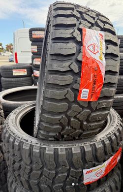 33*12.50r24 Vendo set de Tires nuevas con 50.000 millas de garantían