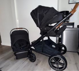 Nuna mixx Next Stroller with Infant pipa Car Seat