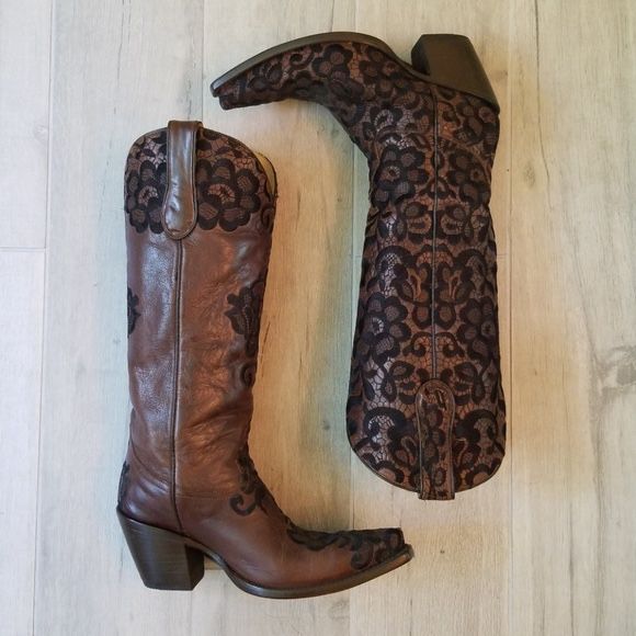 Super cute cowgirl boots size 9