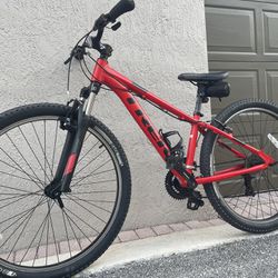 Trek Marlin 4 Mountain Bike Black & Red XS 13.5  w 27.5 inch rims! 