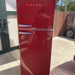 Retro Looking Fridge / Freezer 
