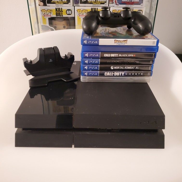 Sony PlayStation (PS4) - 500 GB Black Console W/ accesories and Games