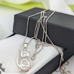 Sterling Silver necklace w/cat Pendant CZirconia