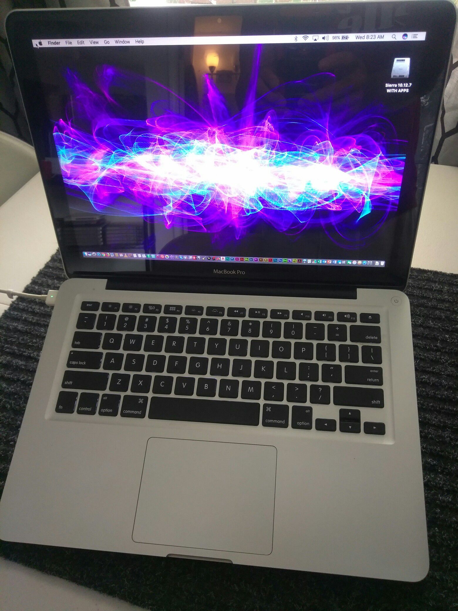 Awesome Apple MacBook Pro 13" - i-Core 7 Quad 2.9Ghz, New 4hr battery and new charger, tons of applications