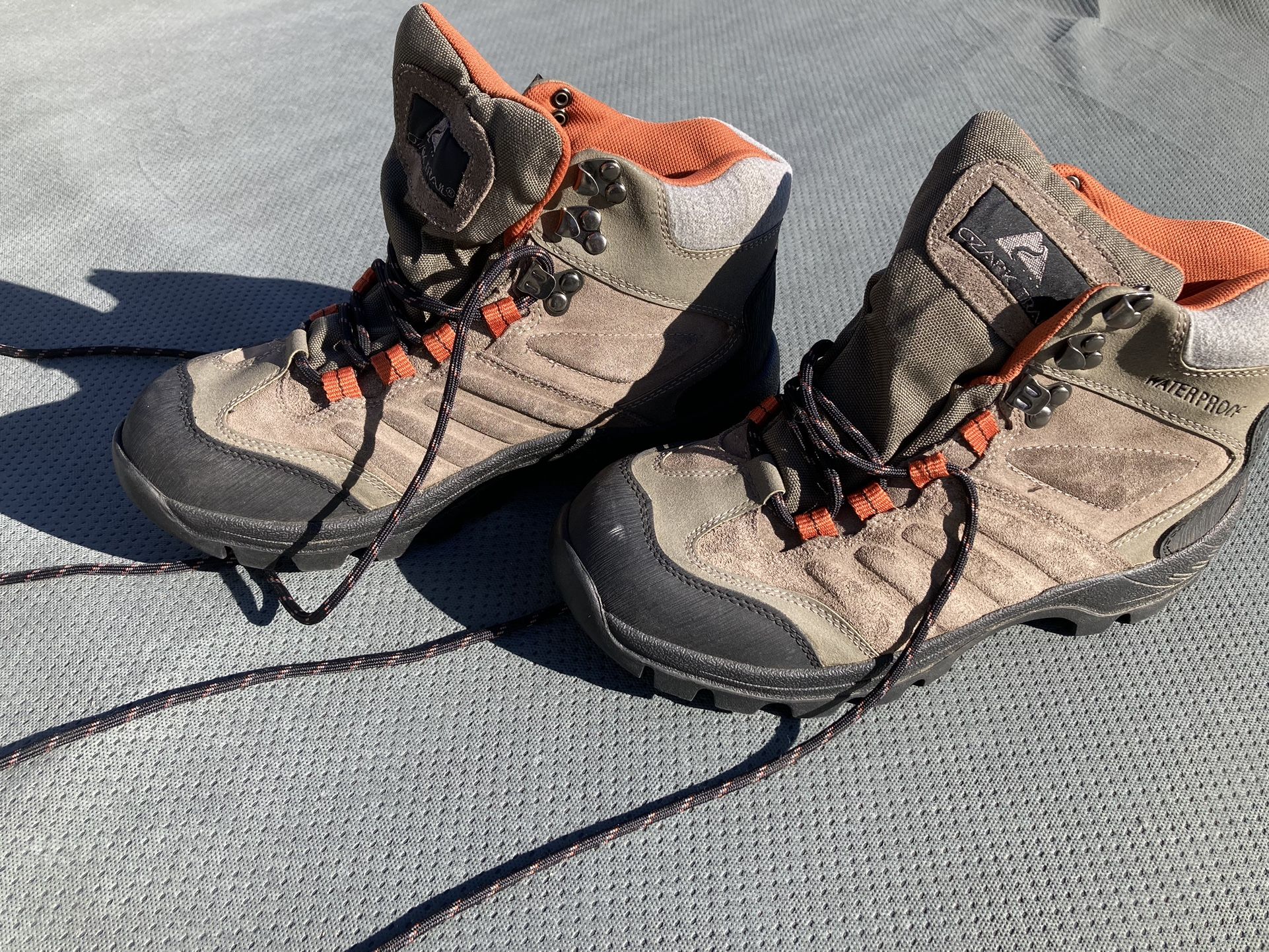 Women’s Ozark Trail Boots Size 7