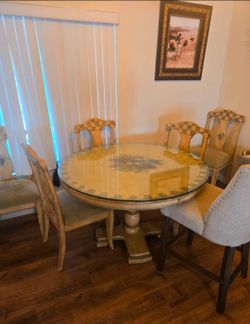 Free with dinning table with chairs