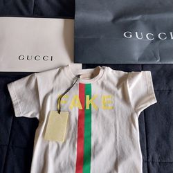 Gucci Kids T shirt & SOCKS