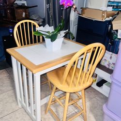 Elegant Small Dining Table Set 