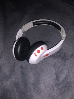 Skull Candy uproar wireless headphones