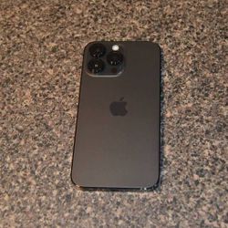 Iphone 14 pro, space black, 128gb for Sale in Waukegan, IL - OfferUp