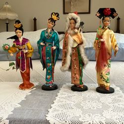 Set Of Four Chinese Dolls
