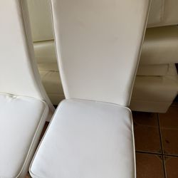 Juego de Mesa Moderno en exelentes condiciones
