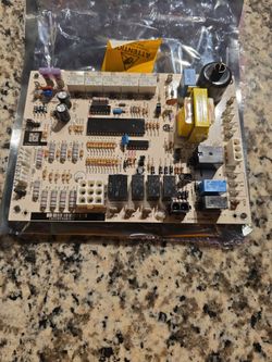 HVAC Control Board LH33WP00B19
