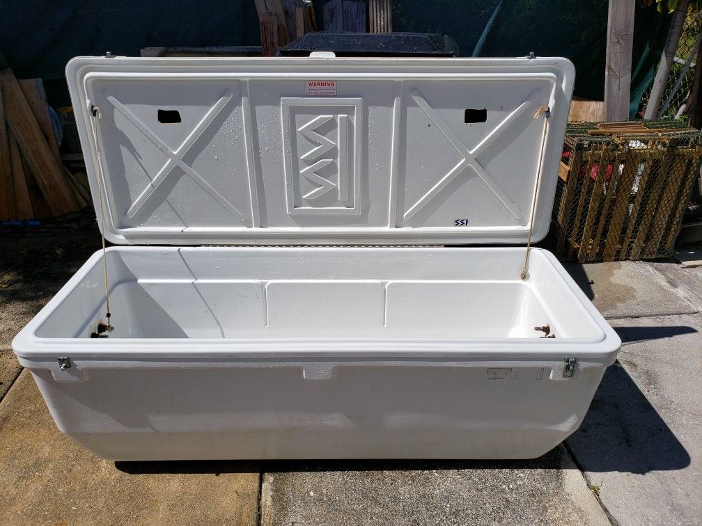 SSI 300qt cooler