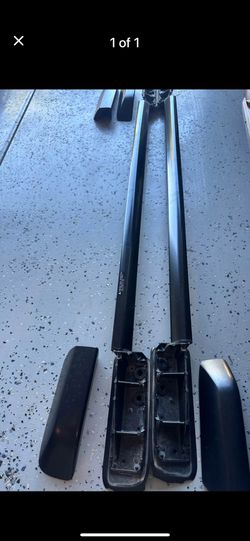 The image shows a component of a roof rack system designed for a 5th generation Toyota 4Runner (mode