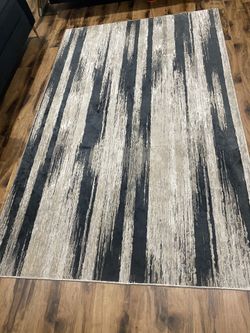 BRAND NEW RUG