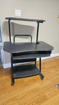 Computer  desk