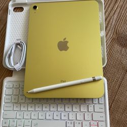 Apple iPad 10th Generation 256GB  With  Keyboard case and Pencil 