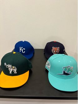 BRAND NEW 7 1/2 NEW ERA FITTEDS