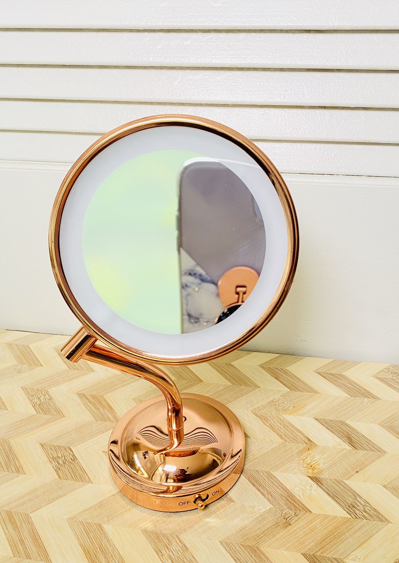 Vanity light up mirror/ LED lighted makeup mirror