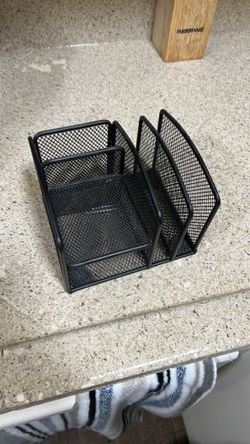 Desk organizer