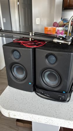 PreSonus 3.5BT Monitors