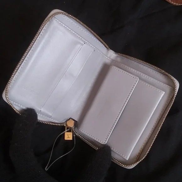 LOUIS VUITTON lv leather VERNIS COMPACT ZIPPY WALLET mini light green gold