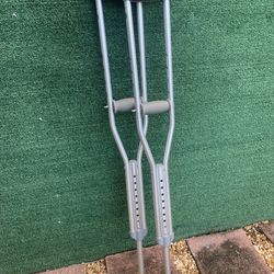 Youth Crutches 