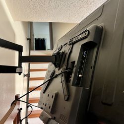 Universal TV Wall Mount