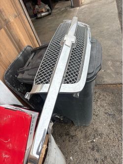 03-05 Silverado chrome grill