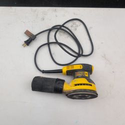 DeWalt 5IN VARIABLE SPEED RANDOM ORBIT SANDER DWE6423