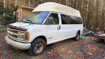 High top extended length 3500 camper van
