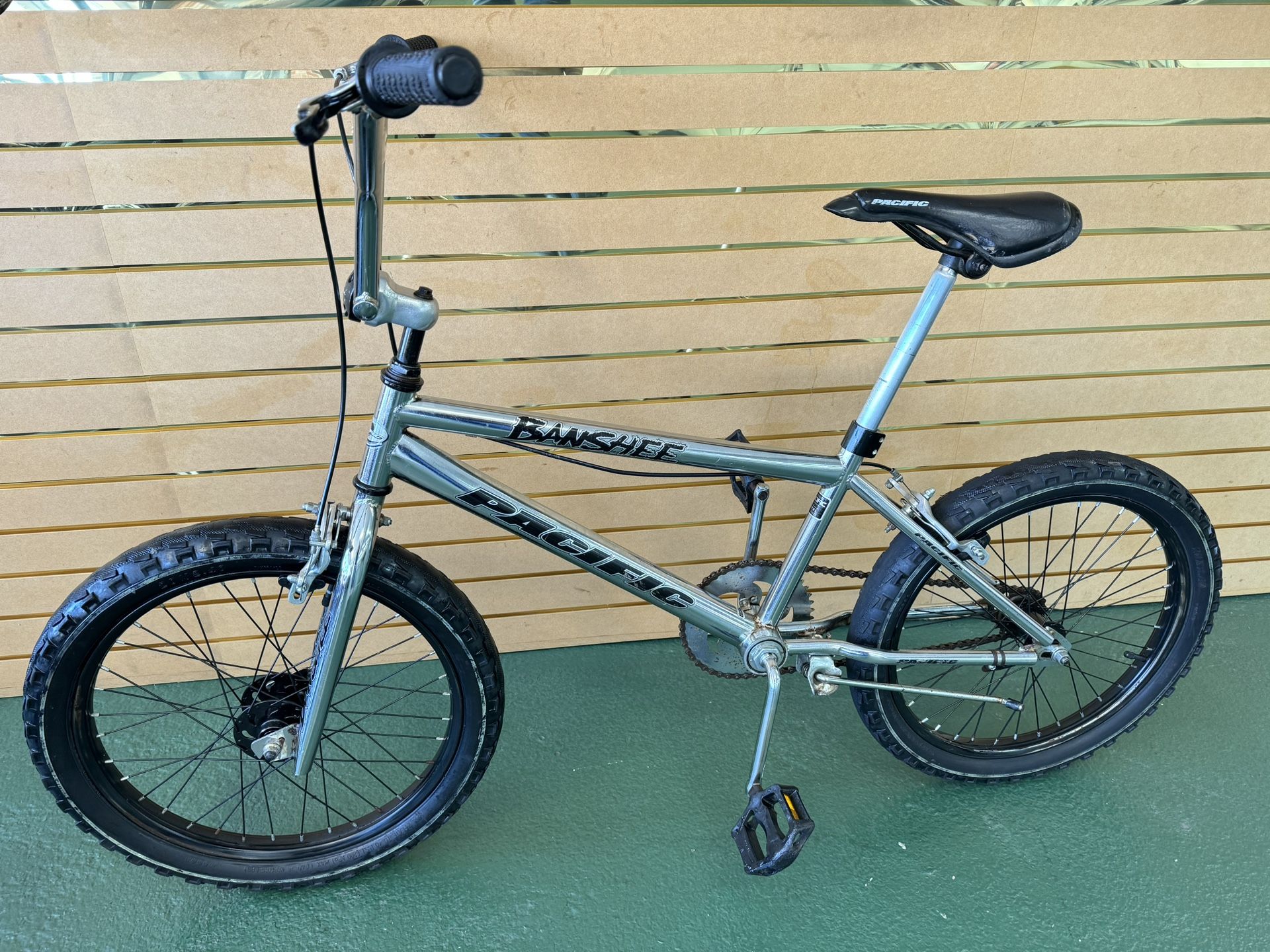 Pacific Banshee Chrome BMX Bike 20"