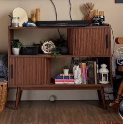 Tv stand - like new