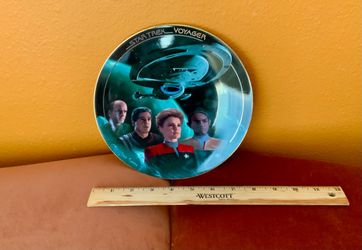 STAR TREK VOYAGER, VINTAGE PLATE (43% OFF SALE)